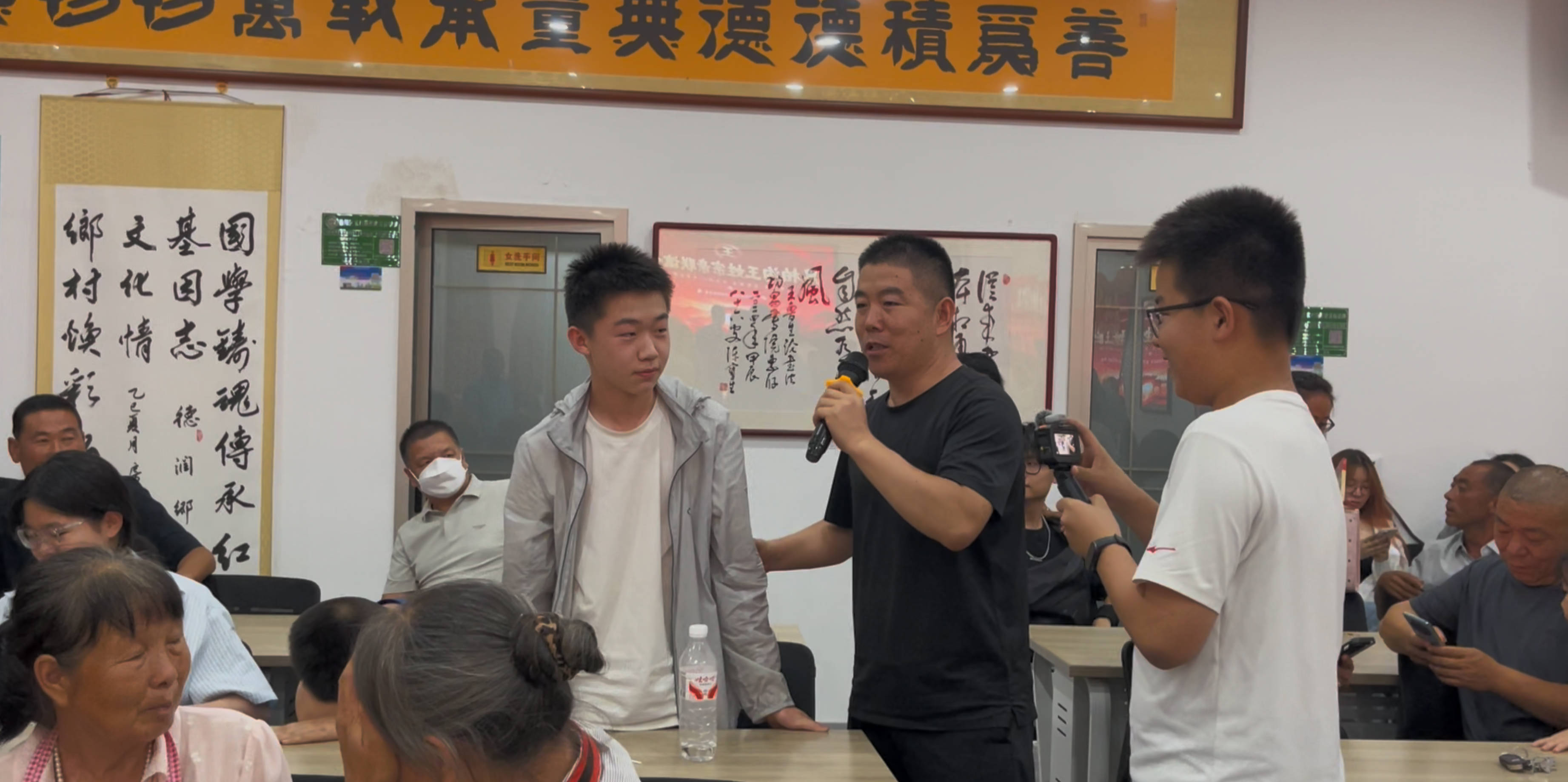 席间发言